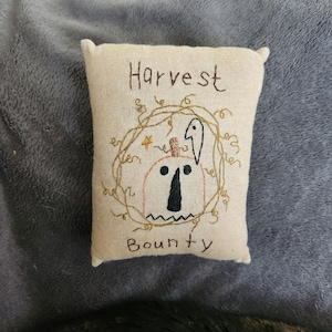 Primitive Tea Dyed Halloween Harvest Bounty Stitchery Pillow/Bowl Filler.  No international shipping.