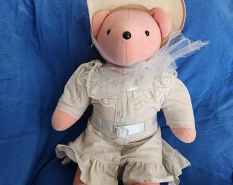 Vintage Retired VIB(Very Important Bears) Katherine Hepbearn. African Queen. No international shipping.