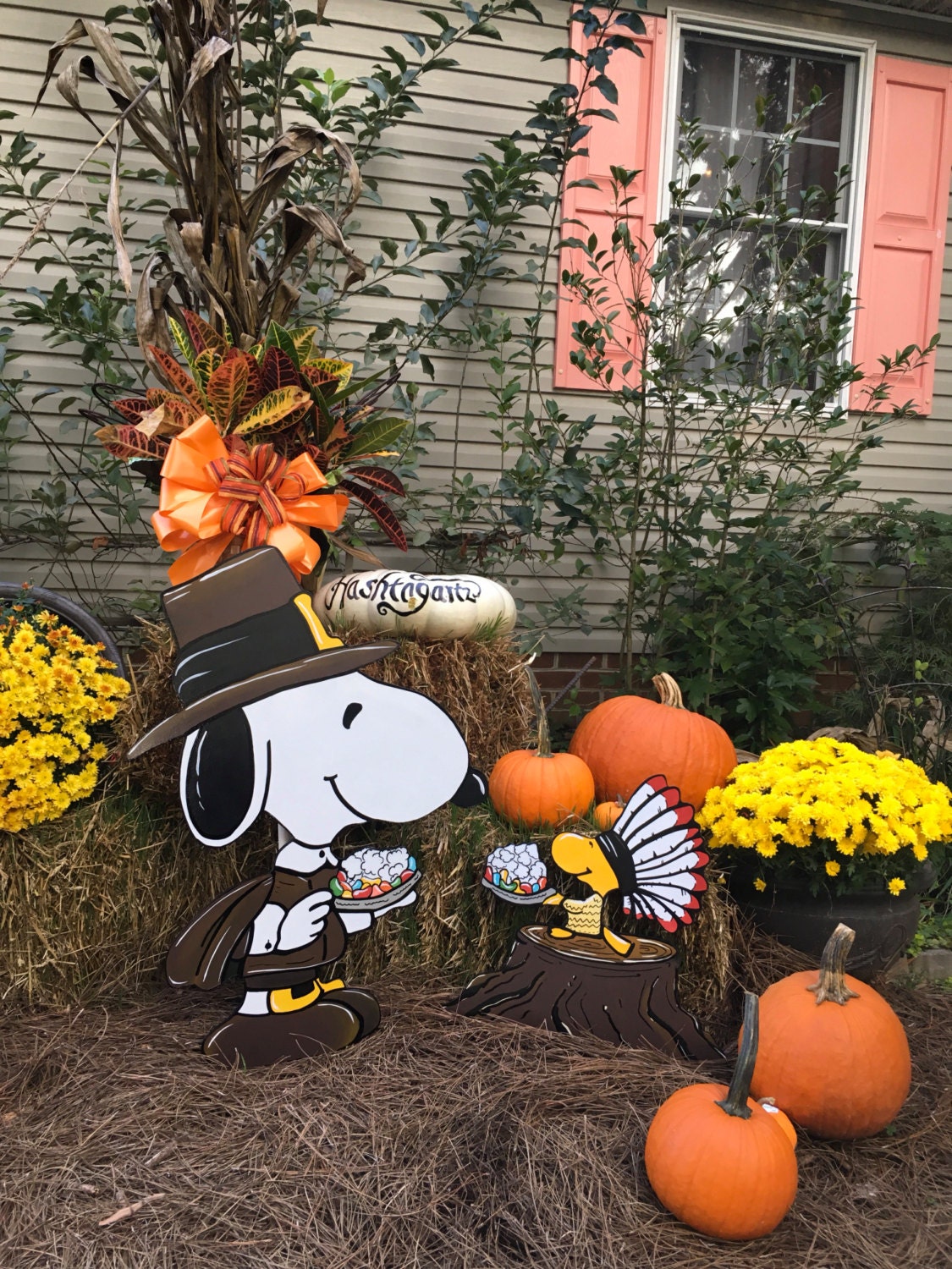 Snoopy Thanksgiving yard art, Woodstock Happy Thanksgiving, hand