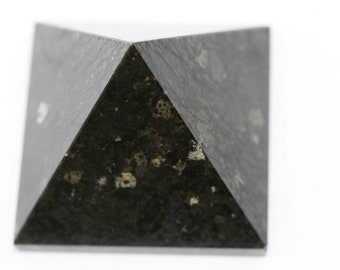 Nuummite Pyramid Protects against negative Energy 5392