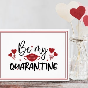 LIQUIDACIÓN Sé mi cuarentena Tarjeta de felicitación del día de San Valentín Pareja divertida Nota de amor Corazones Máscara Tarjeta de celebración Pandemia Covid Distancia social