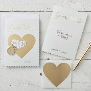 SCRATCH POUR RÉVÉLER Carte de vœux Devinez ce qui a personnalisé toute occasion Grossesse Genre Révéler Anniversaire Mariage Anniversaire Lune de miel