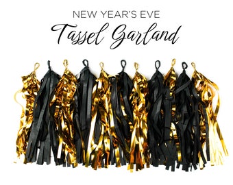 New Year's Eve Decoration Tassel Garland in Black Gold Classic Elegant NYE Fringe Banner Wall Fireplace Mantel Home Décor Party Supply