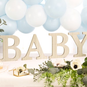 Trä BABYskylt Fristående Minimalistisk Tom Neutral Bokstäver Fest Barnrum Dekoration Baby Shower Nyfödd Dop Bordsprydnad bild 2