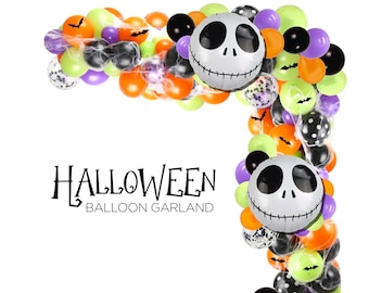 Puede incluir: Una guirnalda de globos de Halloween con globos naranjas, negros, morados, verdes y blancos. La guirnalda incluye globos con la cara de Jack Skellington y está decorada con telarañas y globos con forma de murciélago. Se muestra el texto "HALLOWEEN BALLOON GARLAND".
