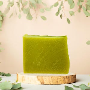 Shaving soap green tea - vegan, palm oil-free and without plastic