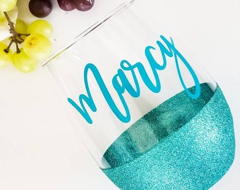 Stemless Personalized glitter wine glass - Gifts for Bridesmaids - Gifts for friends- Wine lovers - Glass with name - Large wine glasses