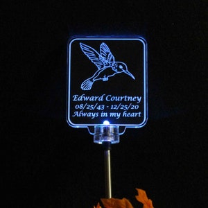 Personalized Hummingbird Solar Light Garden light, Memorial Plaque, sympathy gift, Memorial marker, Bird Grave marker, laser engraved zdjęcie 7