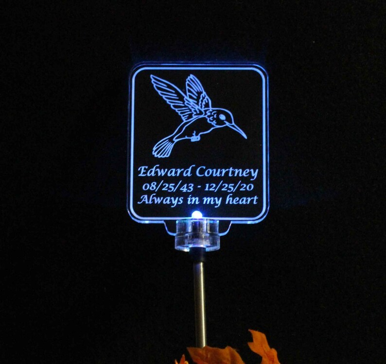 Personalized Hummingbird Solar Light Garden light, Memorial Plaque, sympathy gift, Memorial marker, Bird Grave marker, laser engraved zdjęcie 7