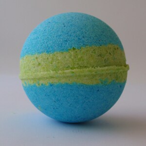 Frozen scented bath bomb