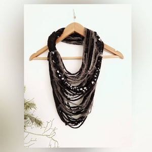 Damen Schmuck Infinity Schal Halskette Abstrakt Festival Tribal Schwarz Grau Oversized Halskette Fun Halskette Art Jewelry Schmuck für Damen