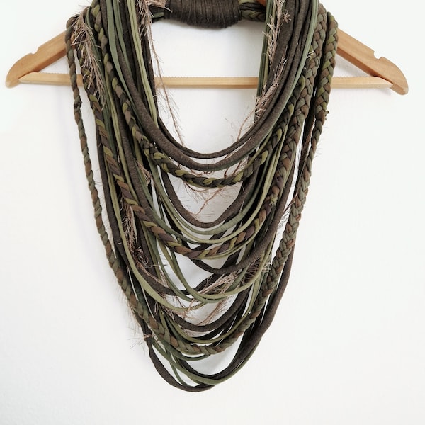 Collier écharpe infini des bois camouflage vert olive bijoux elfes tribaux faits à la main tons de terre uniques écharpe bijoux fantaisie festival