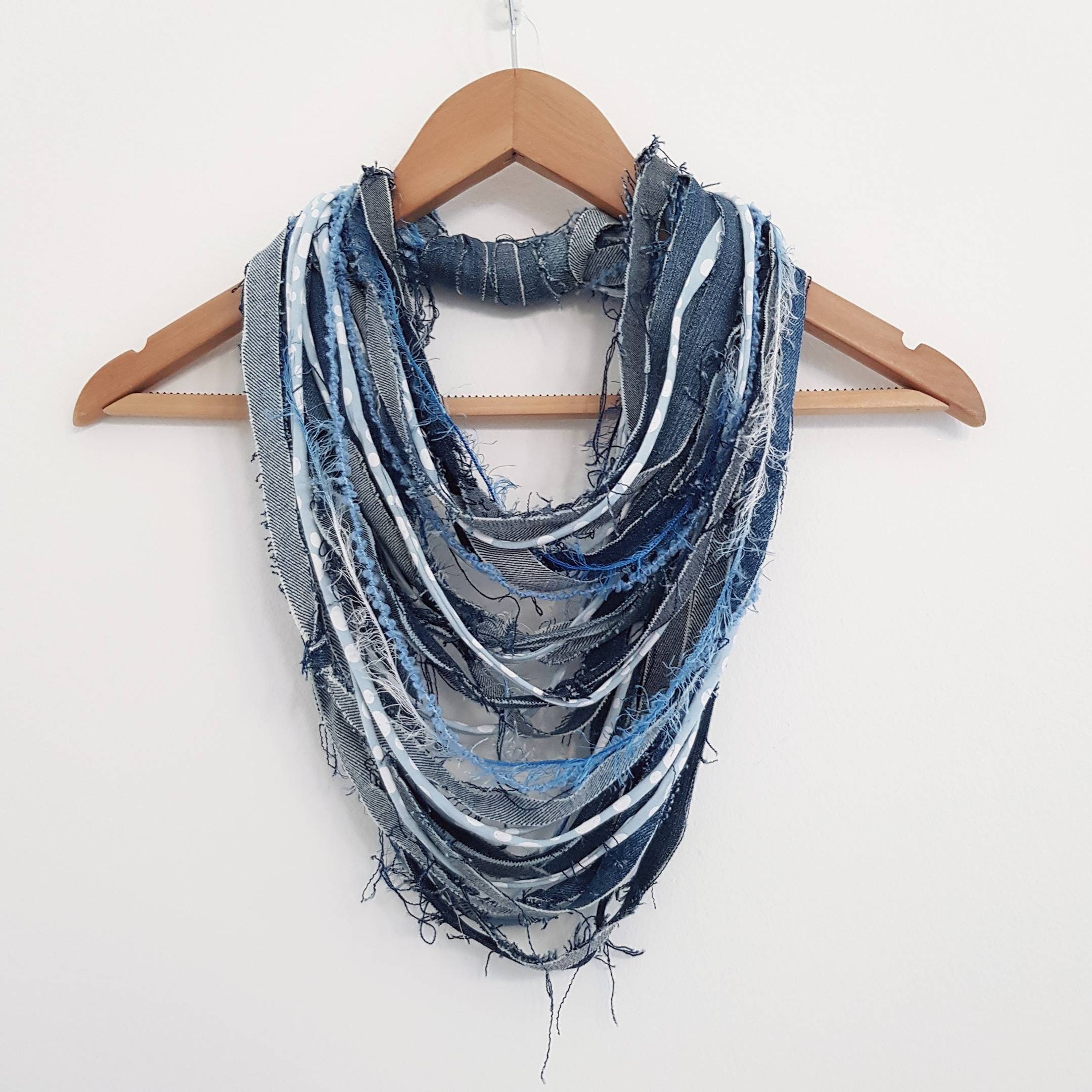 Collier Sautoir Bleu à Pois Blancs & Chaînes Argentées - Idée Cadeau Ou Soirée