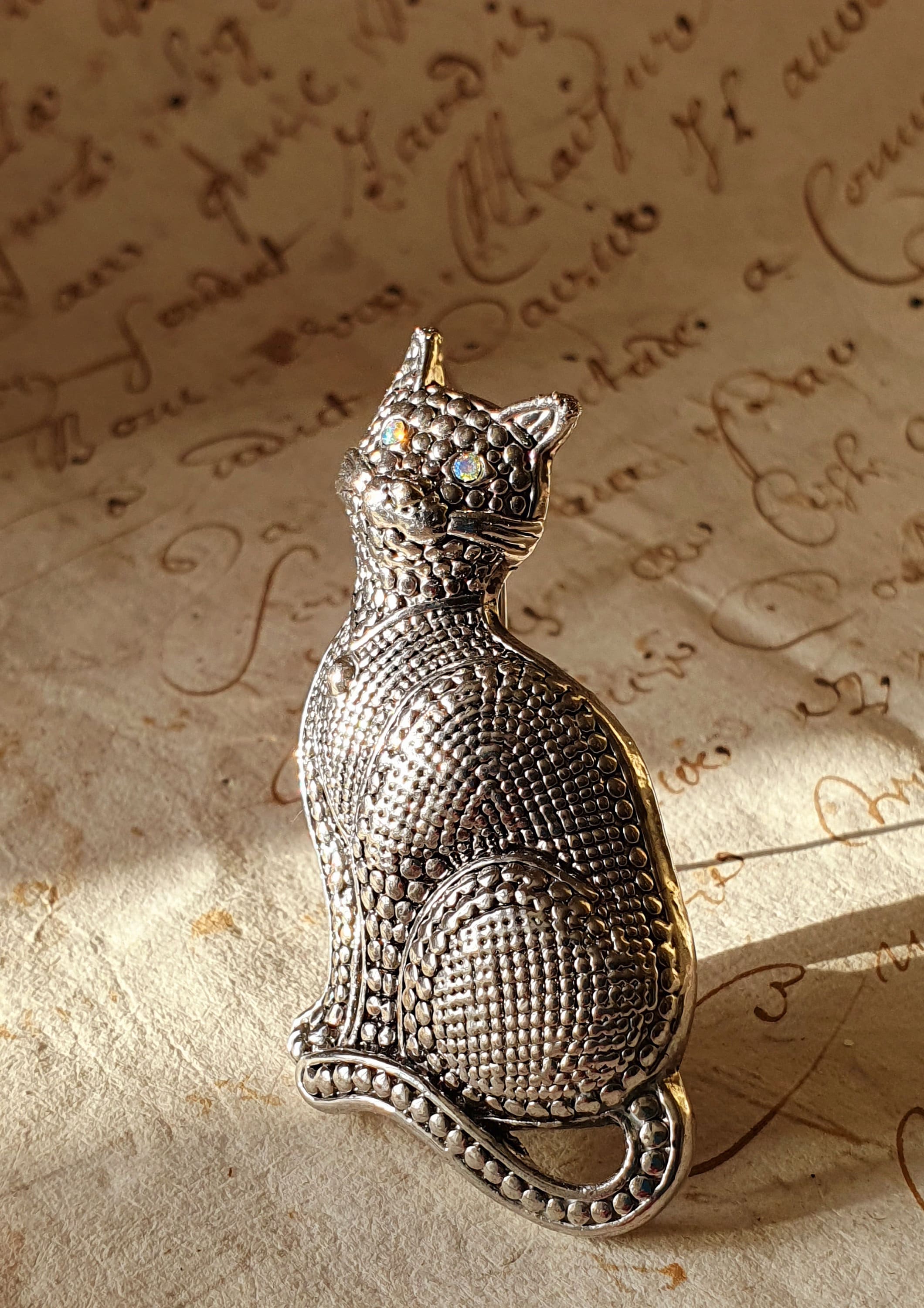 アンティーク猫のブローチ - Etsy 日本