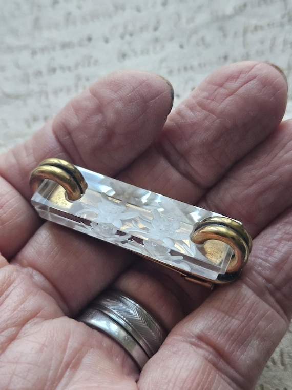 Stunning Antique French Art-Deco Reverse-Carved Eidelweiss Floral Lucite Oblong Pin Brooch-Exquisite Design with Gilt Clasps & Bevelled Edge View 2