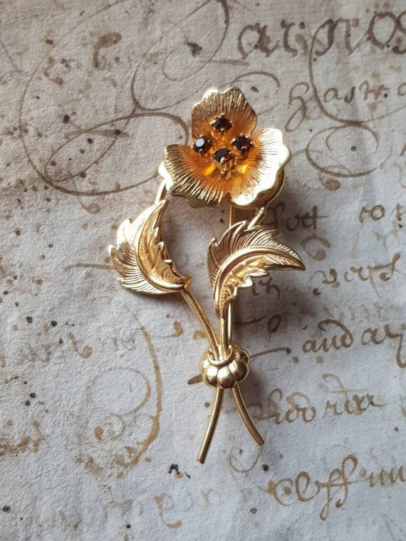 Atemberaubende strukturierte Vintage Französisch Gold Blume Pin Brosche mit  Blättern, Prong-Set Rauchquarz Edelsteine, Exquisite Qualität &  Designer-Stil, c.1950 - .de