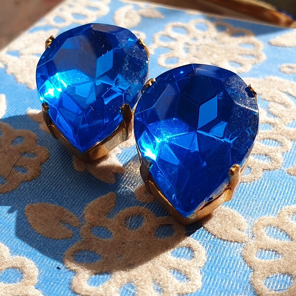 Amazing Opulent Pair of Antique French Art-Deco Cornflower / Ceylon Sapphire Faceted Blue Glass Clip-on Earrings / Boucles d'Oreilles..Fab!!