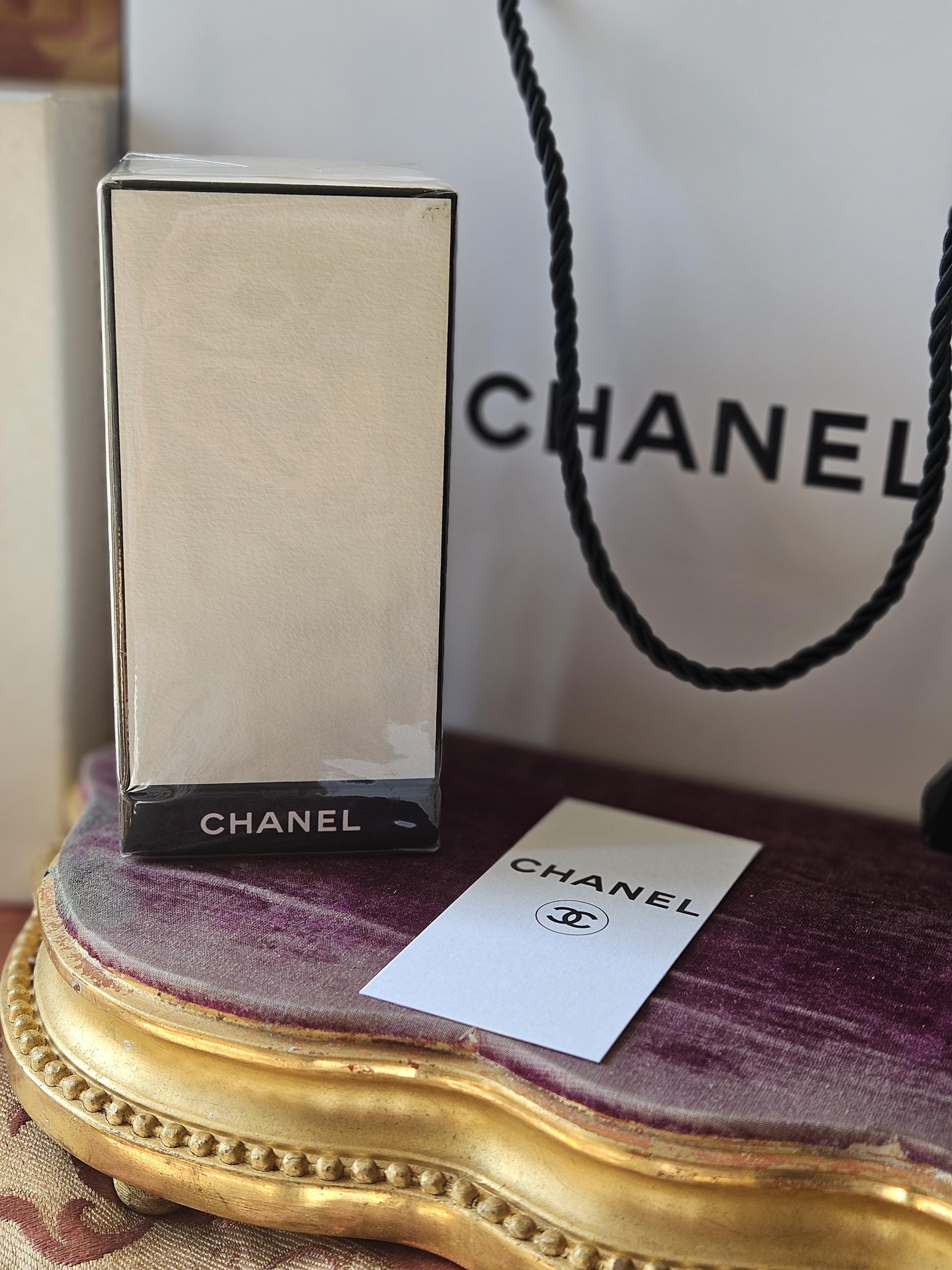 RARE Exquisite French Les Exclusifs CHANEL No.18-unused