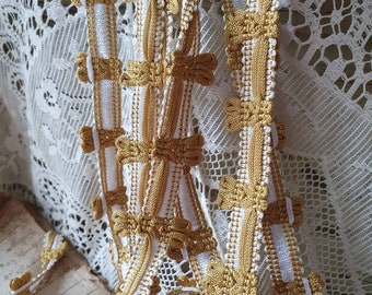 3.35 Mtrs of Stunning Vintage French Classic Gold & White Swagged Passementerie Trim,Vintage Haberdashery,Mercerie,Project Perfect-Fab!!
