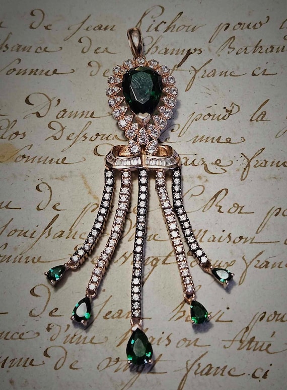 Stunning Unique Vintage French Art-Deco Pear Green