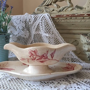 Splendida fine 19 ° C Antico francese rosa Art-Nouveau Faïence Saucière / Oval Sauceboat / Gravy Boat & Fixed Stand, portasapone, fioriera a bulbo ecc