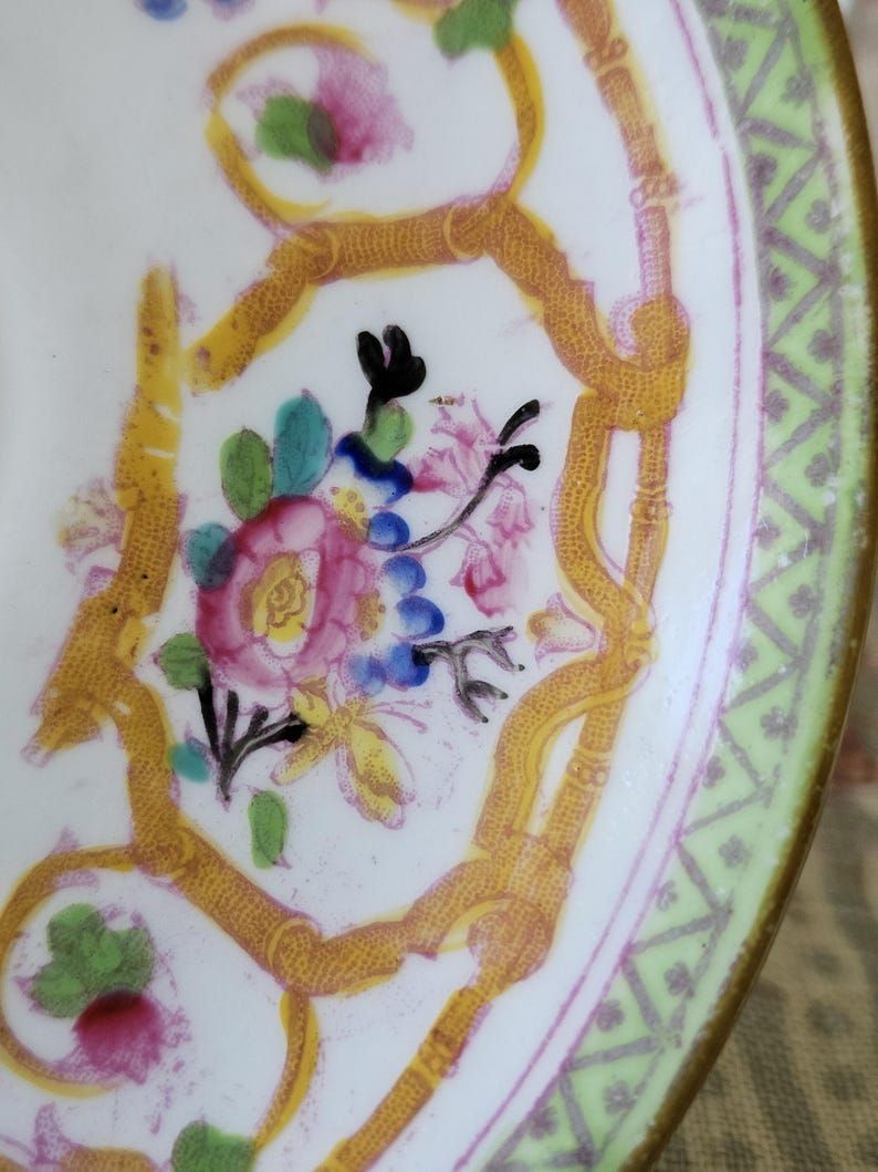 Prachtige zeldzame antieke Franse groen geëmailleerde mintkleurige porseleinen kast koffiekop / tasse à café en schotel - Prachtig met de hand gedecoreerd ontwerp... afbeelding 9