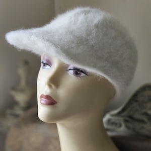 Simply Fabulous French-found Vintage Retro Winter White Italian Angora & Wool Peak Hat / Cap-Warm,Super Condition, On-trend Vintage Fashion