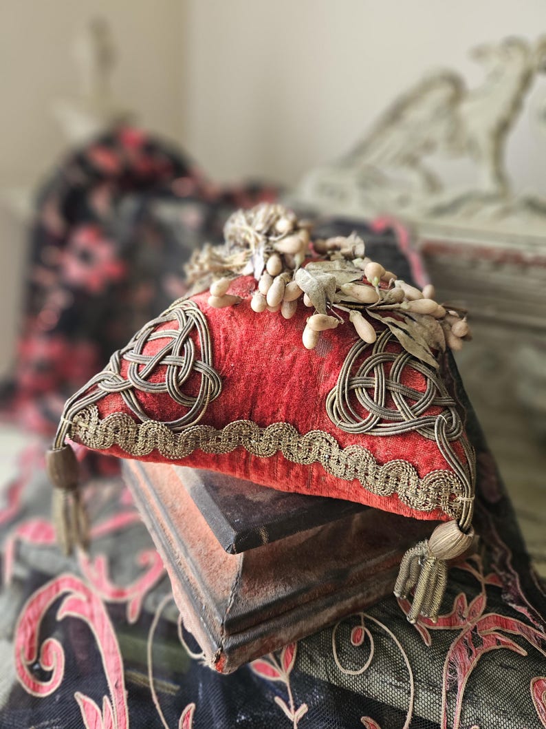 Simply STUNNING Scarce & Exquisitely Beautiful Traditional Antique