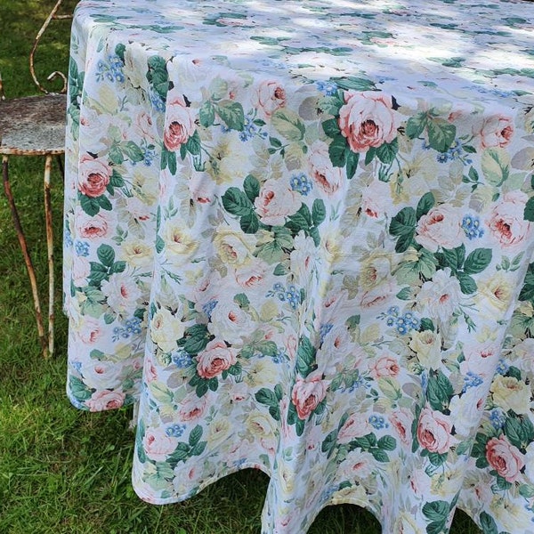 Large Vintage French-found Circular Handcrafted Sanderson "Little Chelsea" Nappe / Large Tablecloth, Gorgeous Table Dressing Textile Delight