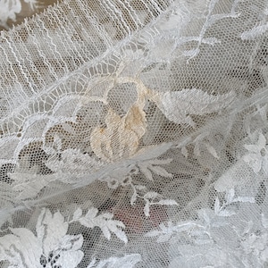 Vestige de dentelle de tulle bleu pastel antique français antique exquis voile idéal, mantille parfait pour un mariage, un mariage, un mariage, un porte-épaule, etc. image 4