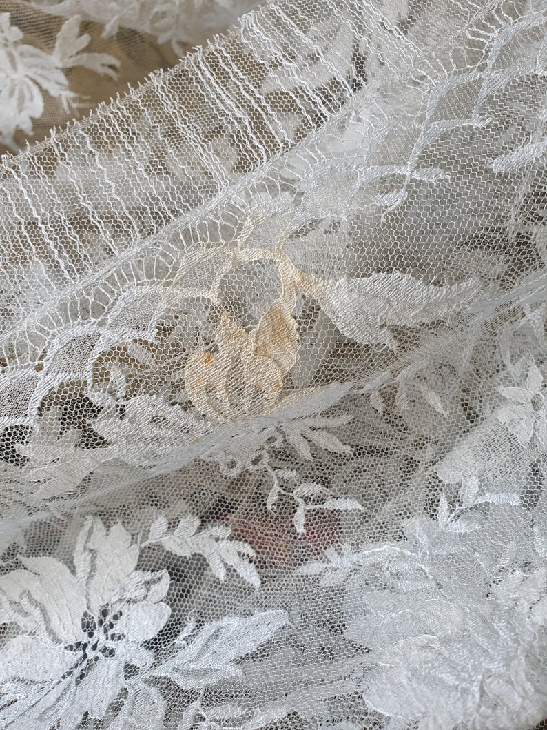 Vestige de dentelle de tulle bleu pastel antique français antique exquis voile idéal, mantille parfait pour un mariage, un mariage, un mariage, un porte-épaule, etc. image 4