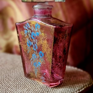 Exquisita y rara botella de perfume Boudoir de vidrio dorado rosa esmaltado con flores francesas antiguas, botella de perfume de vidrio con forma, tapón, ¡pieza impresionante!