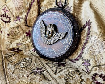 精巧なアンティークのフランス製宗教画「プッティ」（翼のある天使 