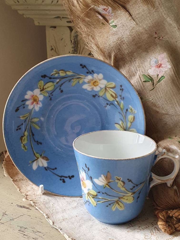 Superbe Tasse à Café et Soucoupe en Porcelaine Anciennes Du 19Ème Siècle Français Décorées La Main, 