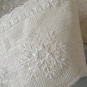 3.04 Mtrs of Unique Antique French Snowflake Embroidered Scolloped Cream and White Linen Passementerie  Trim-Versatile,Charming and Unused..