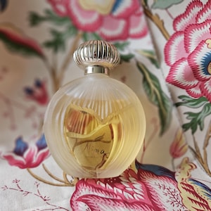 Fabulous Rare Vintage French Nina Ricci NINA 50ml Eau De Toilette Splash formula Perfume Bottle & Contents-Gorgeous Collectable Original....