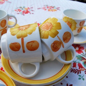 FAB Quartet of Retro Kitsch DIGOIN Sarreguemines Vintage French &#39;ALICE&#39; Cuisine Chic Handpainted Cafe Cups & Saucers-delightful Kitchenalia!