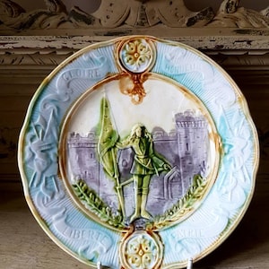 Rare Striking Antique French Faience Majolica Barbotine Jeanne D&#39;Arc / Joan of Arc Decorative Wall Plate-Superb Collectable Piece