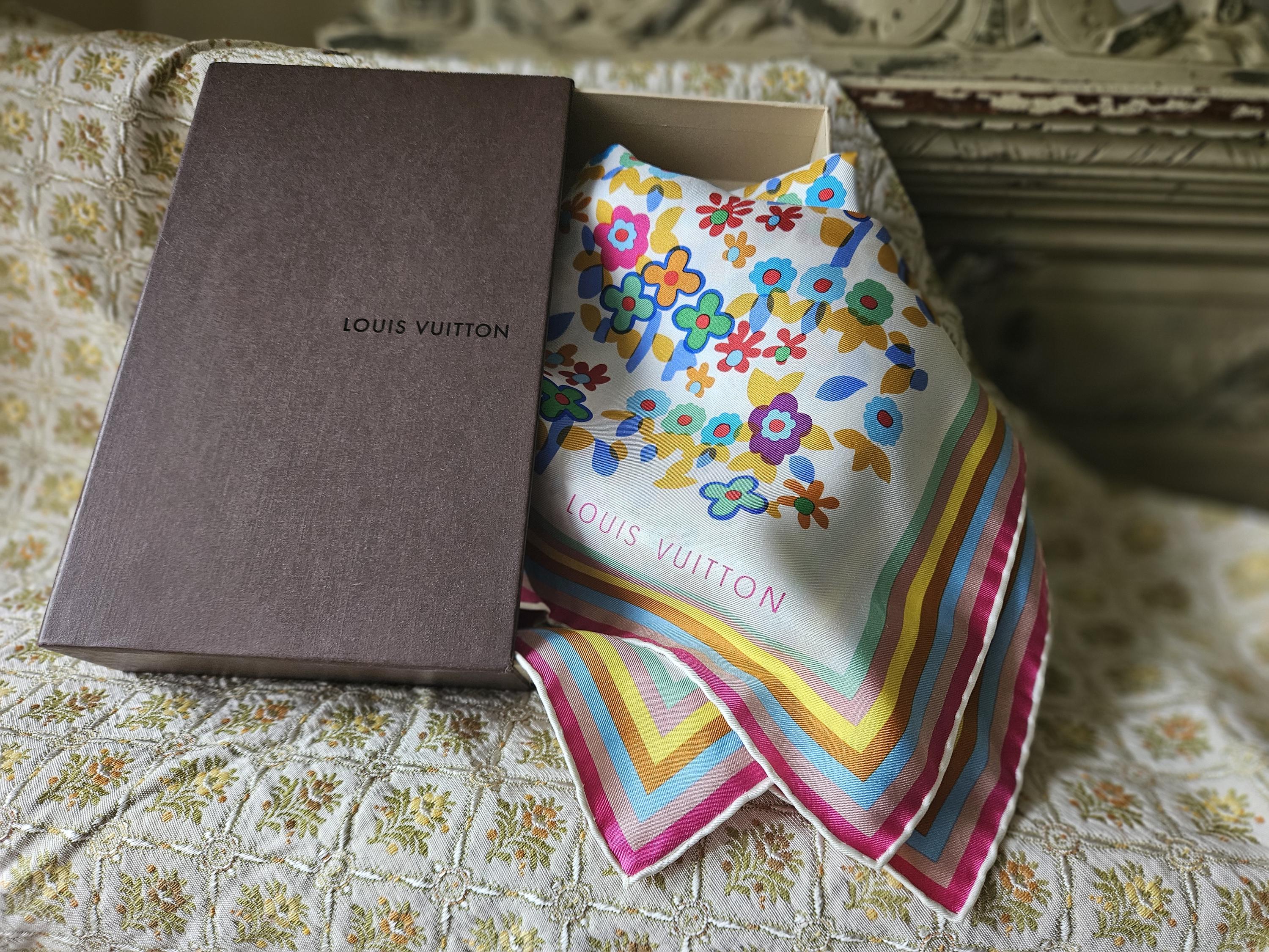 LOUIS VUITTON 花柄スカーフ - メルカリ