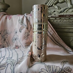 Zeldzame LEGE vintage Franse Nina Ricci Fleur des Fleurs Parfum de Toilette grote hervulbare 100 ml decoratieve vaporisateur-demonstratorkoffer...