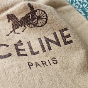 Auténtica bolsa protectora vintage francesa CELINE con cordón para su bolso o cartera de diseñador: diseño exclusivo en color paja cremoso y marrón.