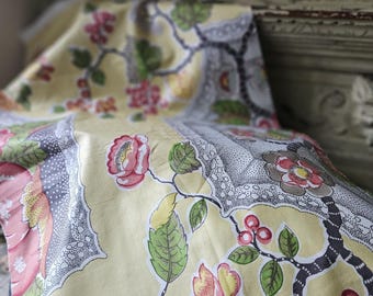 Auffallender Vintage französischer glasierter Zitronen-Chintz-Stoff-Breiter Rest c.1974 -Indiennes Design-Einzigartiges Einzelstück-perfekt für Projekte ...