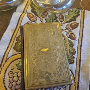 Exquisites Livre d'Aiguilles antikes französisches Jugendstil Rokoko Dekor aus dem 19.Jhdt