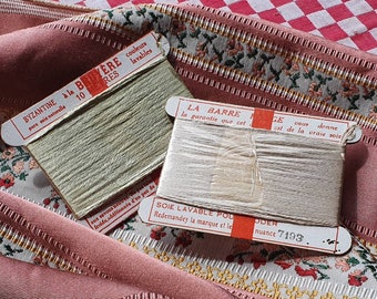 Pair of Antique French Art-Deco La Barre Rouge / Byzantine a La Bruyère Branded Pale Green & Silver Silk Sewing Thread Cards each x 10 Mtrs