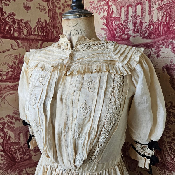 Exquisite Rare 19thC Antique French Paris Tailleur Femme Structured & Lace Embellished Period Cream Silk Dress-Wonderful for display or Use