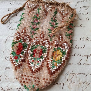 Squisita borsa antica francese con reticolo di micro-perline/con coulisse dell&#39;inizio del XX secolo - Borsa da collezione rara incredibilmente dolce - Splendida colorazione...