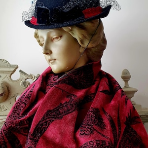 Gorgeous Antique French Art-Nouveau / Art-Deco Haute Couture Black Hat, Chapeau Noir, Fabulous Period Vintage Hat with Veil & Colour Splash