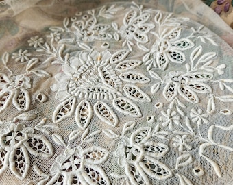 アンティーク フランス製 手刺繍レース ボンネット クラウン - 魅惑的で繊細、希少でゴージャスなヴィンテージ時代の衣装 - 見事な手仕事