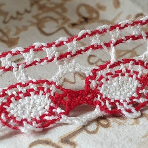 1,65 Mtrs / 5 Ft 5 pollici di bellissimo unico rosso francese antico rosso all'uncinetto Passementerie Lace Trim-plus un altro-Abbondanza per progetti d'epoca!