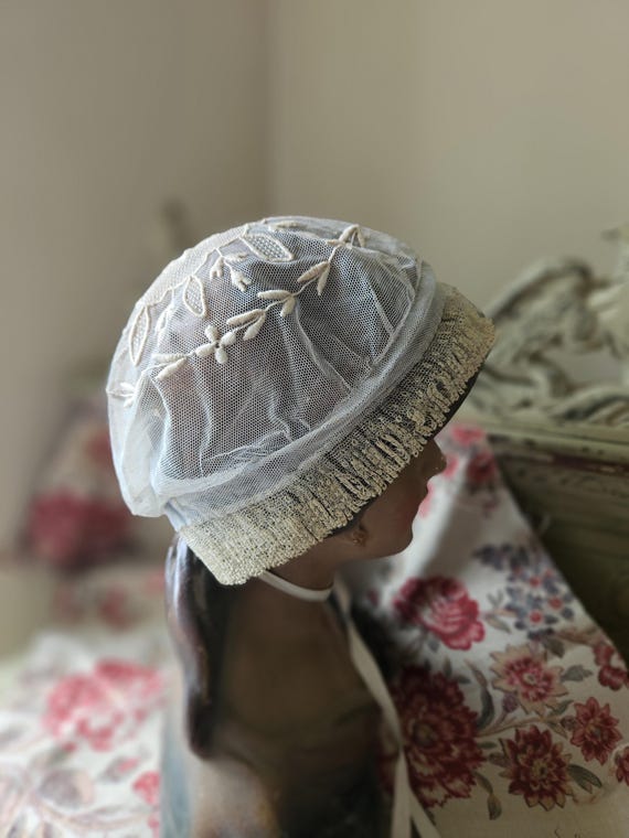 Ancien Bonnet De Baptême Brodé Pour Bébé - Vintage - Occasion